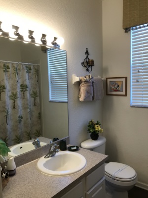 Bathroom Between Queen and Mickey/Minnie Twin Bedrooms