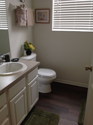 Bathroom Between Queen and Mickey/Minnie Twin Bedrooms